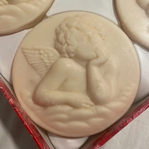 NIB Saponificio Artigianale Luxury Italy Handmade Bar Soaps Cherub Angel Box - Picture 2 of 7
